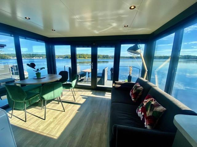 Middelaar Houseboat Mookerplas المظهر الخارجي الصورة